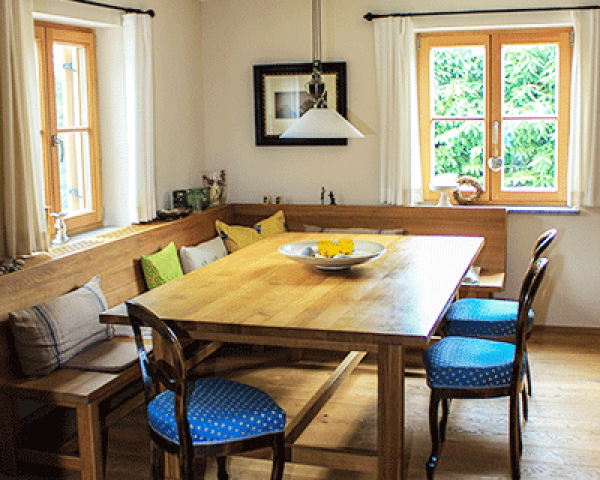 Tische für die ganze Familie.